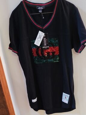 Queen Black Sequin V-Neck Short Sleeve Top